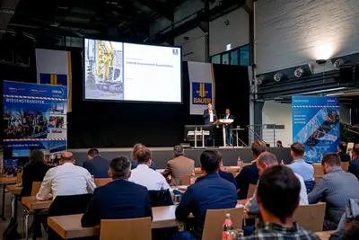Dr. Rüdiger Kaub, Geschäftsführer der BAUER Maschinen GmbH, eröffnete die Vortragsreihe mit einem kurzen Einblick in die BAUER Maschinen Gruppe. 