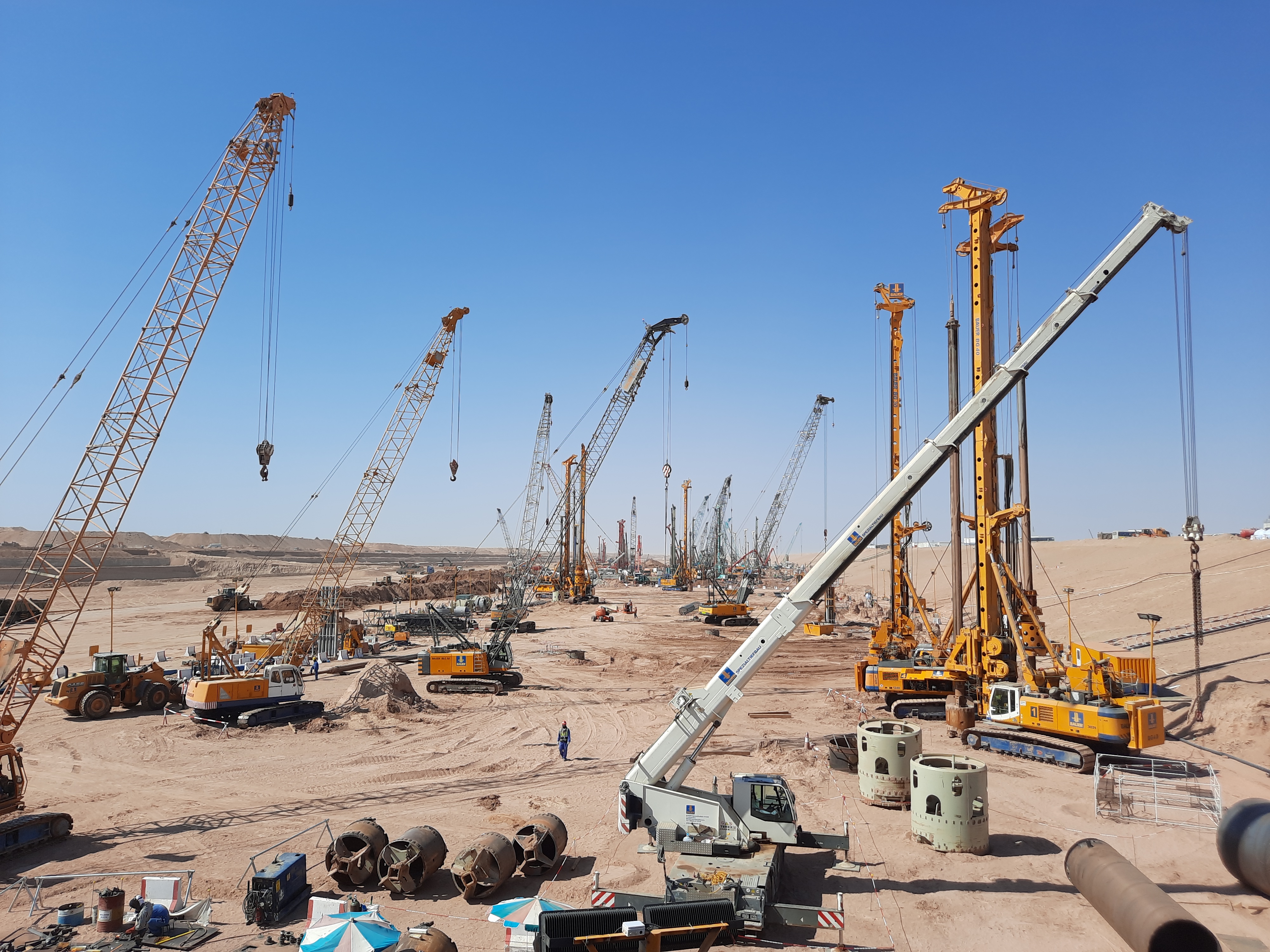 Bauer arbeitet am Megaprojekt NEOM in Saudi Arabien