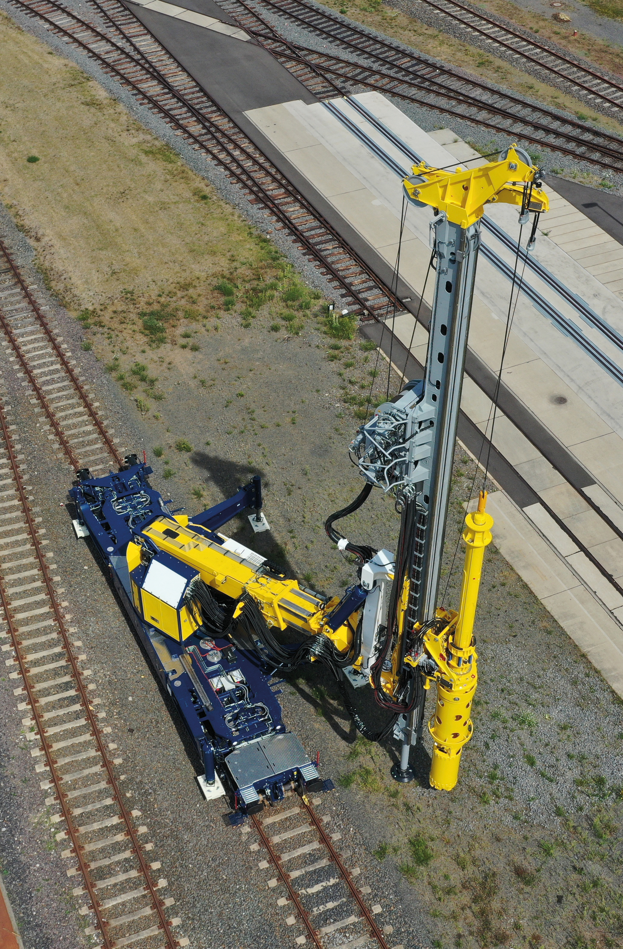 RTG and Techne develop the track-bound pile driver