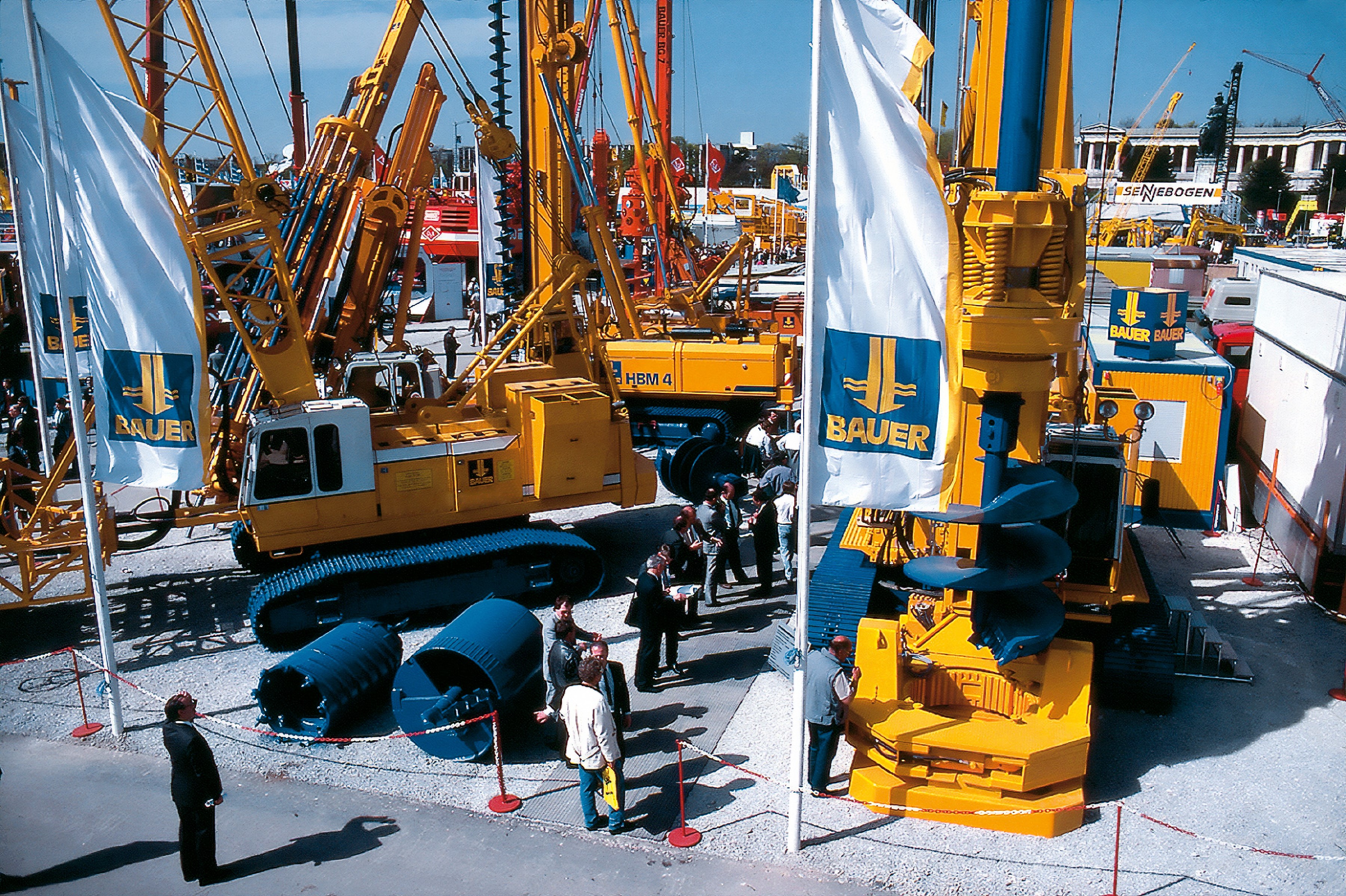 Bauer nimmt an der Bauma teil