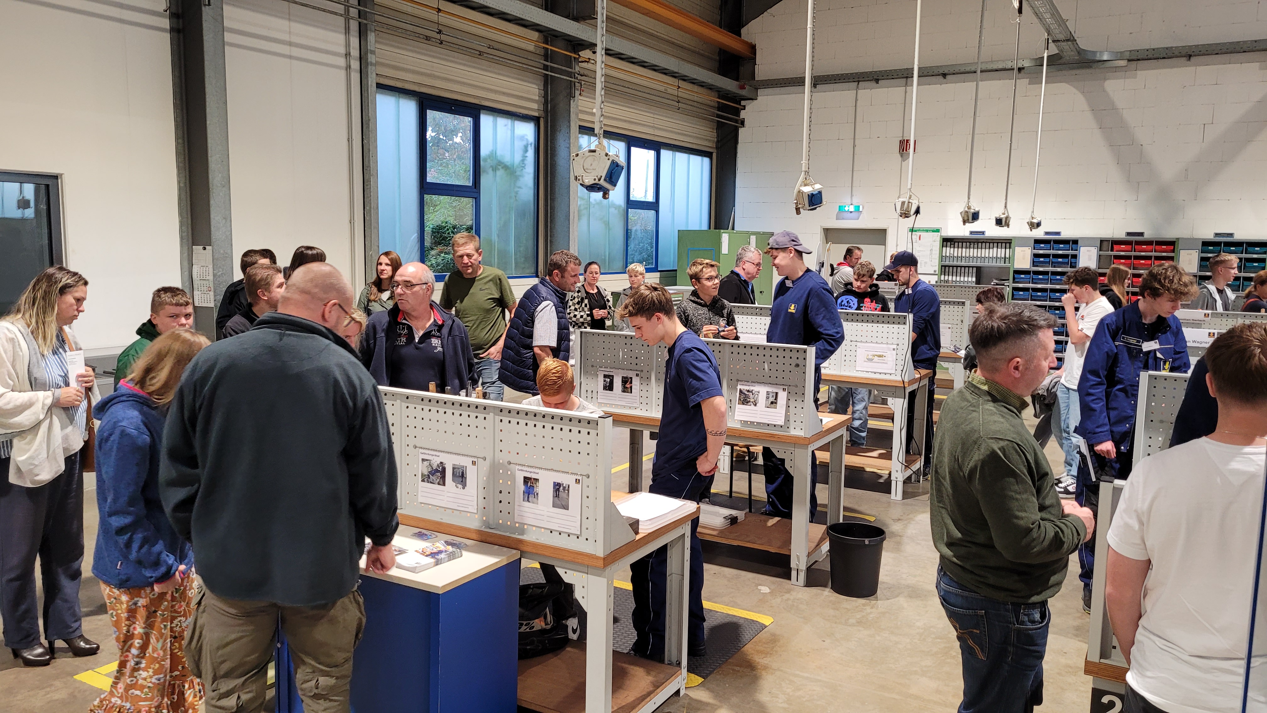 Viele Besucher bei der Langen Nacht der Ausbildung