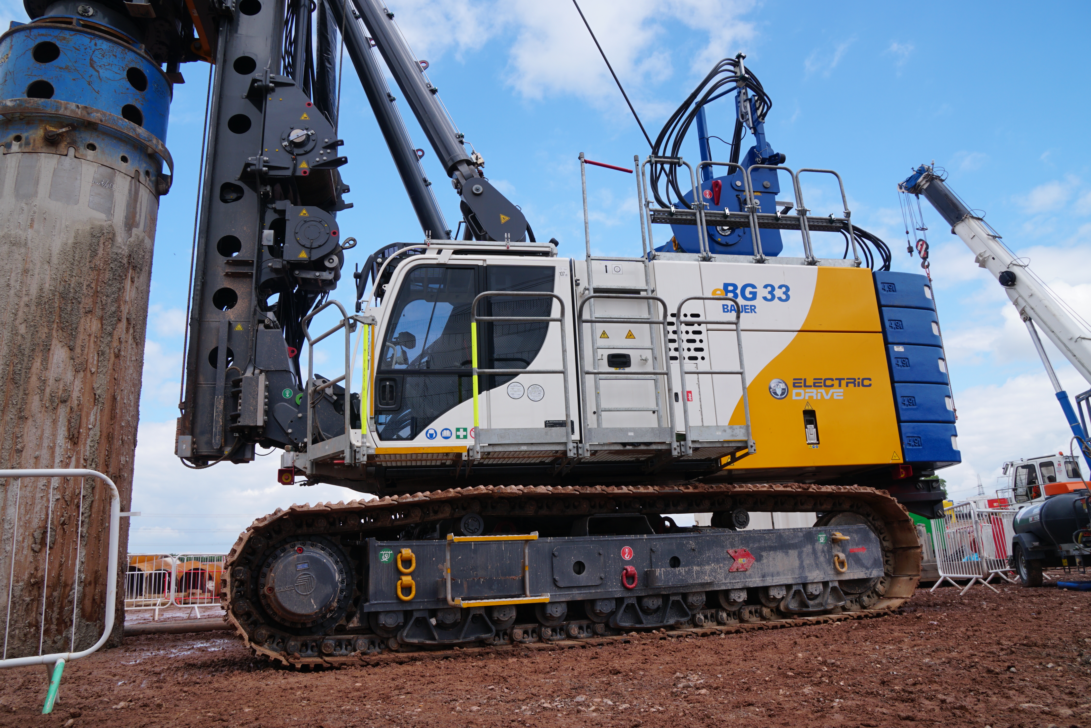 Promising test use of the electric BAUER eBG 33 in the HS2 project