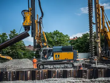 Ausführung einer Spundwand in München durch Bauer Spezialtiefbau