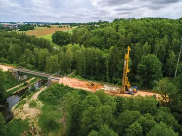 Mixed-in-Place Verfahren auf einer Baustelle von Bauer Spezialtiefbau