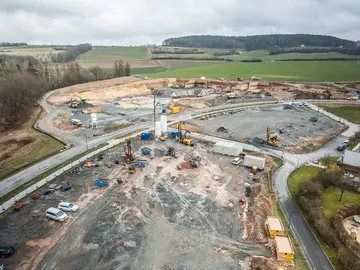 Bauer Resources constructs geothermal probe fields in record time for a new rehabilitation clinic in Bayreuth. 