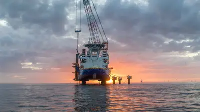 Nominated for bauma innovation award 2025: Passing the reinforcement test: Bauer drilled a total of 190 piles off the coast of France using the Dive Drill method.