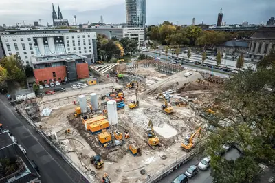 Bauer Spezialtiefbau constructs a complex 8 m deep excavation pit for the new LVR building at Ottoplatz in Cologne.